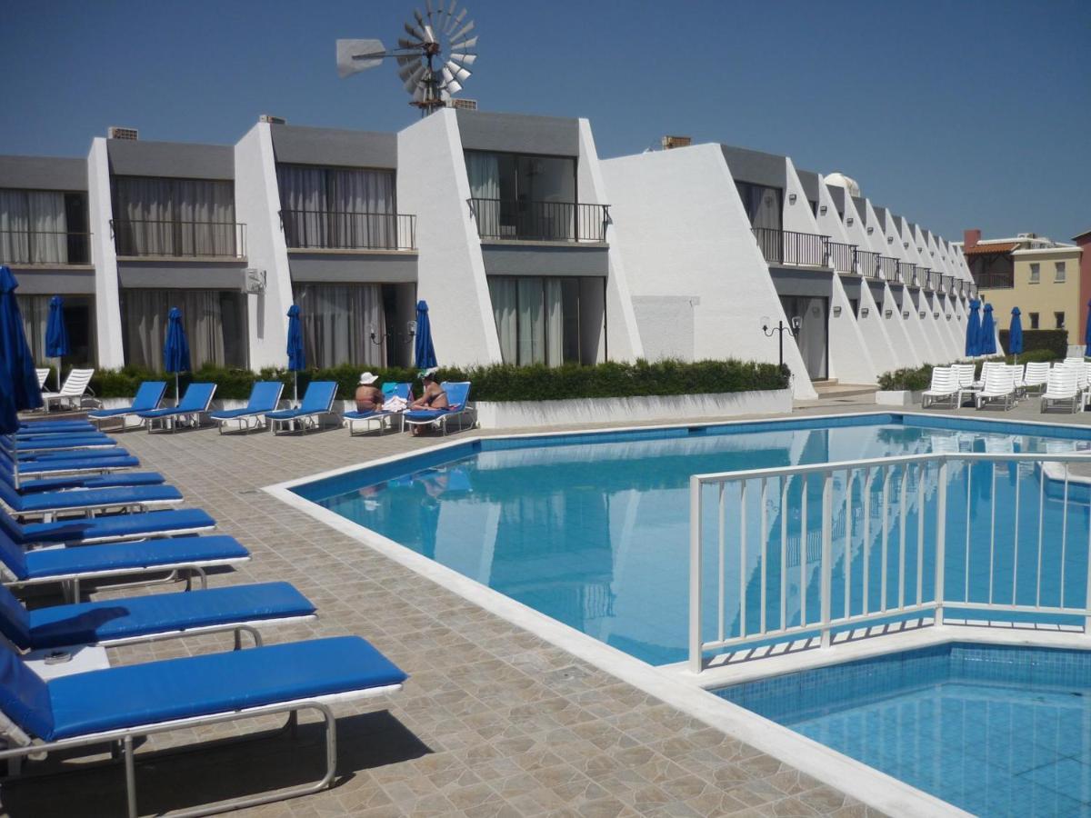 Penelope Beach Hotel Apts Protaras Exterior foto
