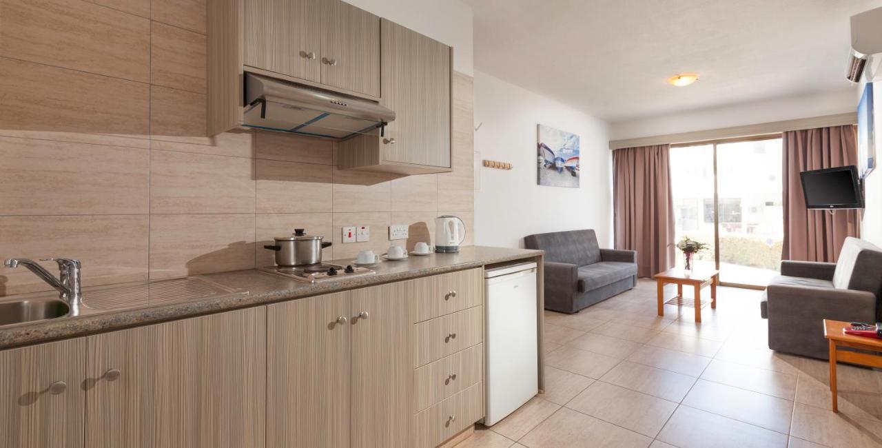 Penelope Beach Hotel Apts Protaras Exterior foto